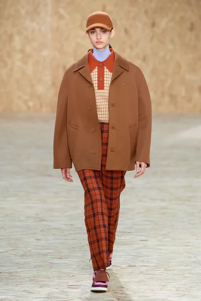 Look 28